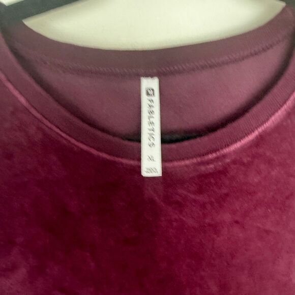 Fabletics Women’s XL Maroon Velvet Pullover Sweatshirt - Picture 2 of 5